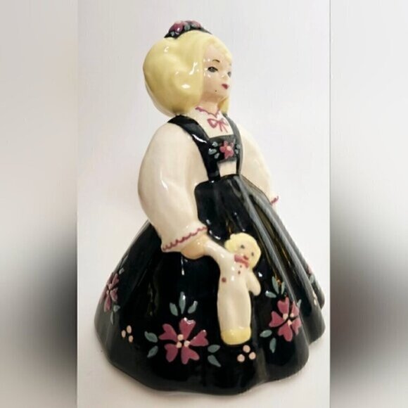 Vintage Squire Ceramics Figurine Girl with Doll – Zaida – California Pottery - Picture 6 of 15